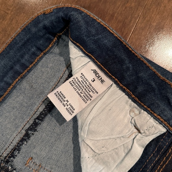 Bermuda dark wash jean shorts - Picture 4 of 4